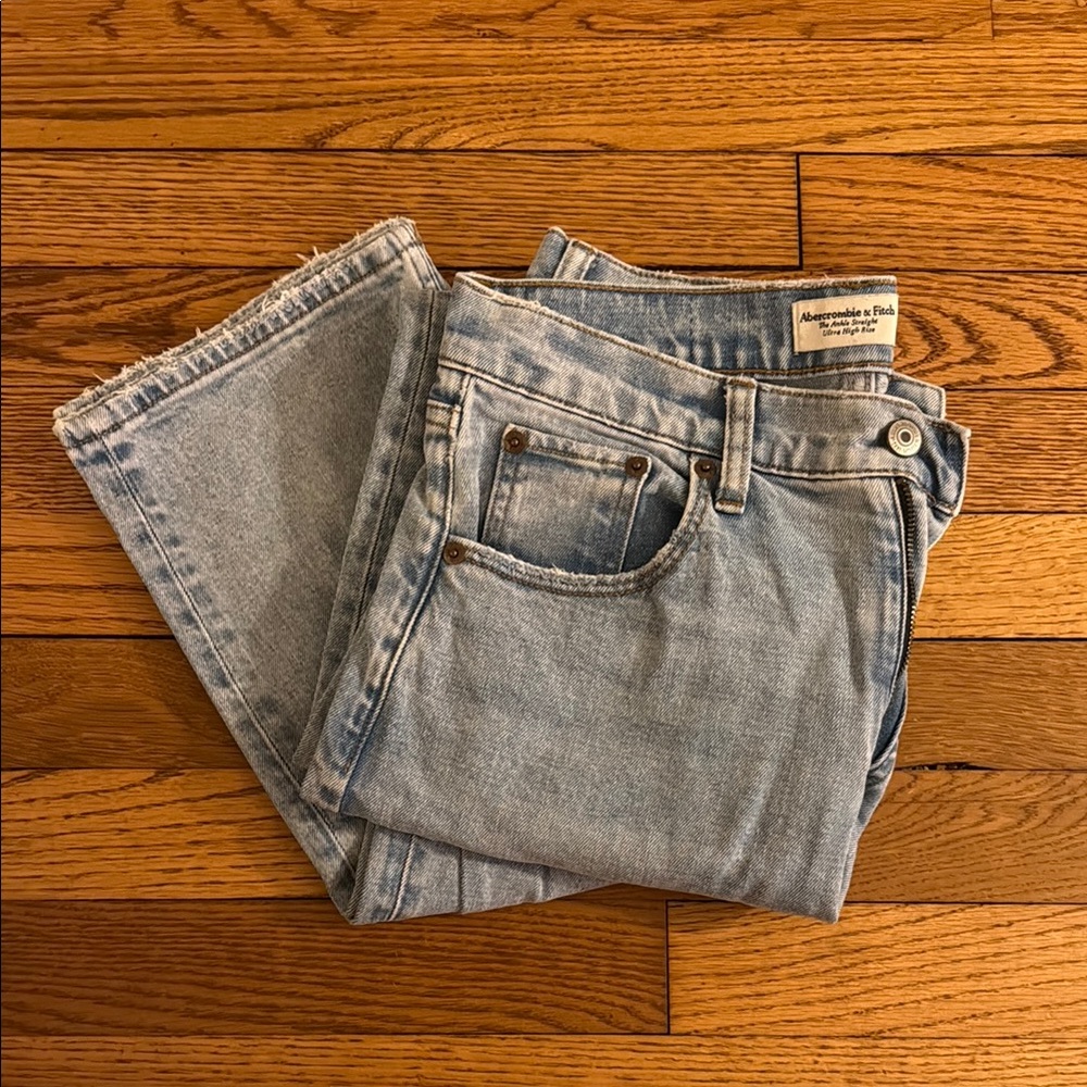 Abercrombie & Fitch Ankle Straight Ultra High Rise Jeans